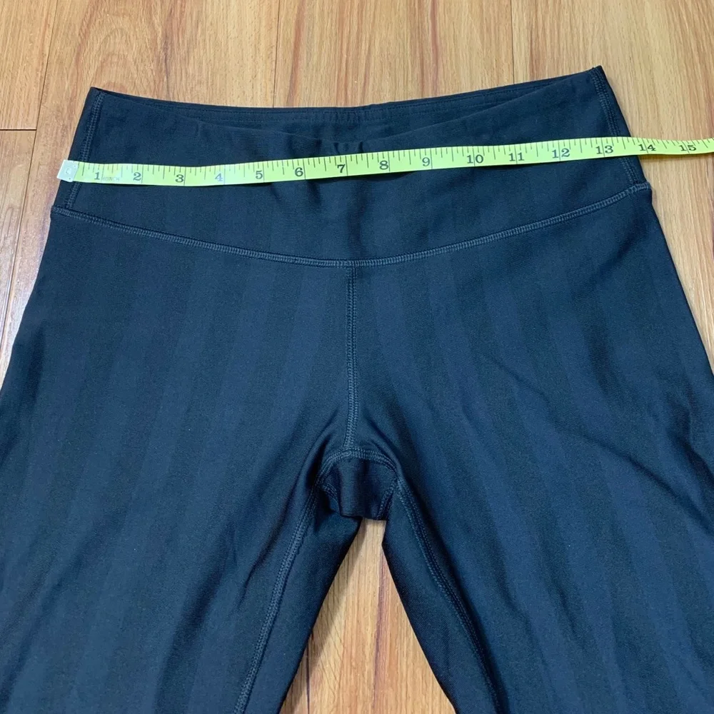 Lululemon Black Ghost Stripes Cropped Leggings - Picture 6 of 8